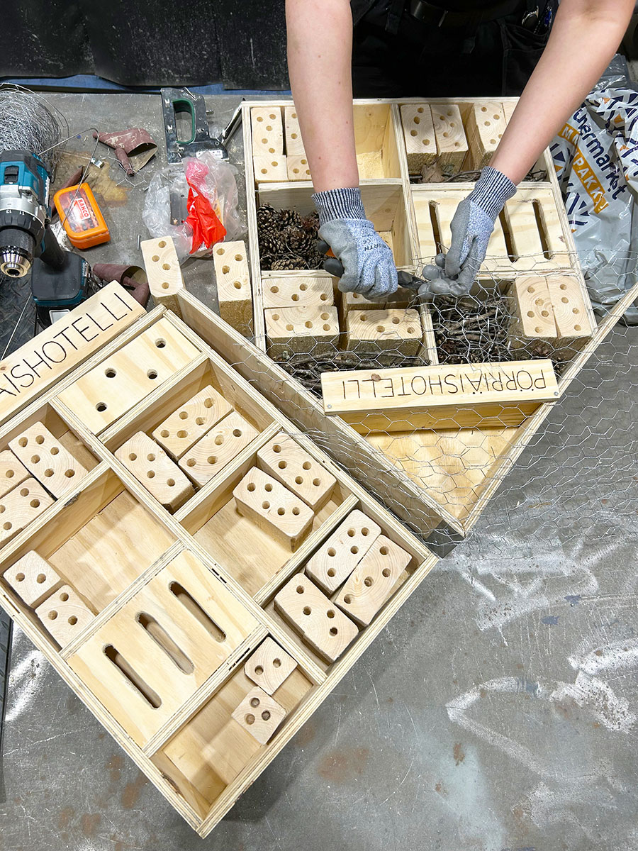 Hyönteishotellien valmistus
